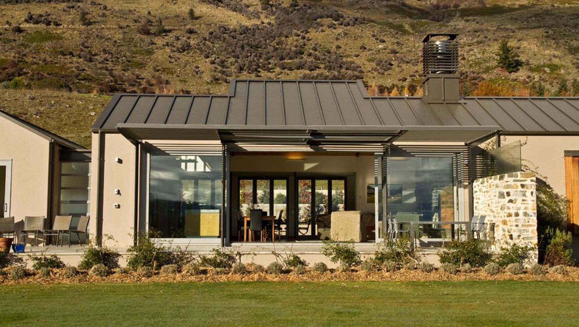 Wanaka House, Wanaka banner