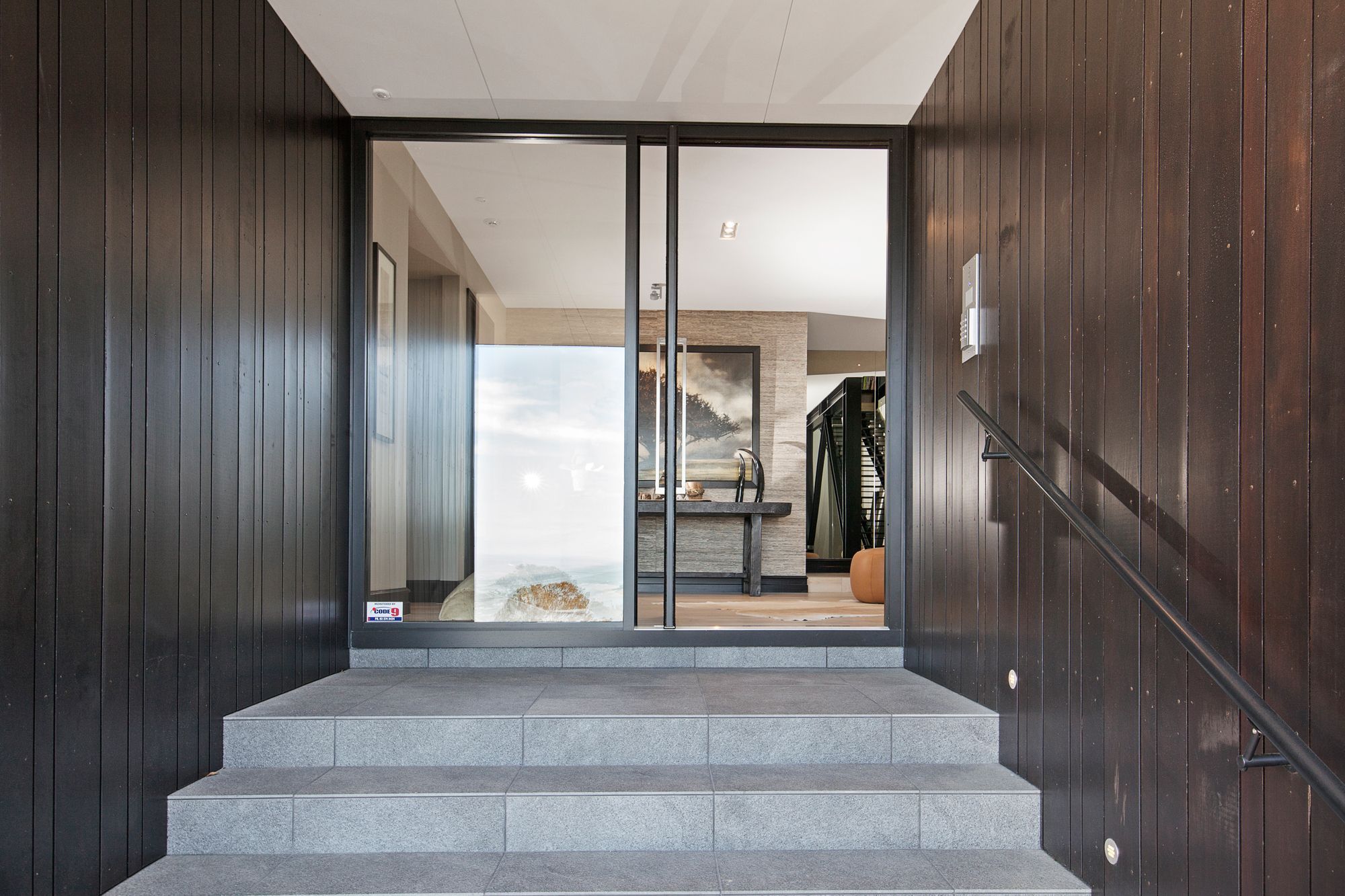 DJ Hewitt Show Home