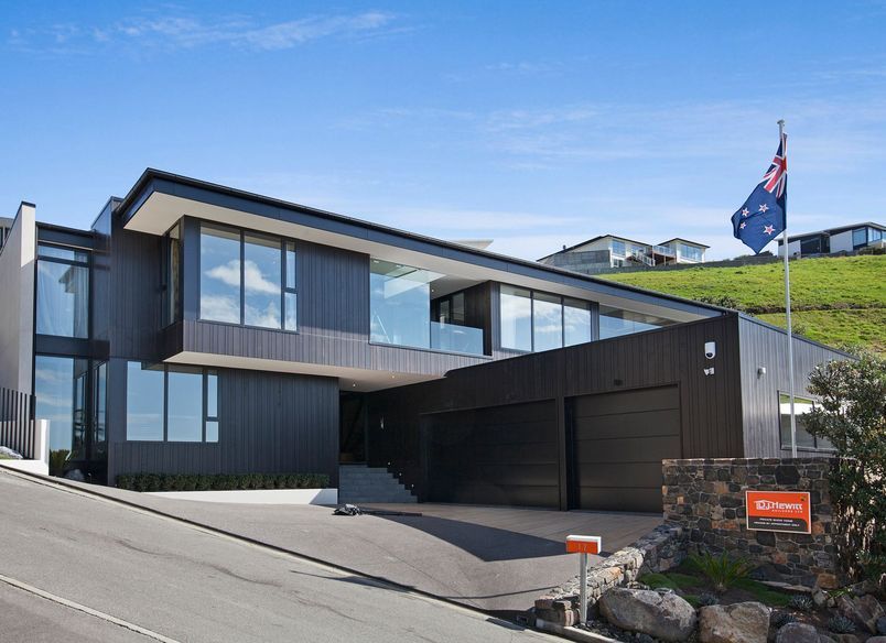 Redcliff's Home