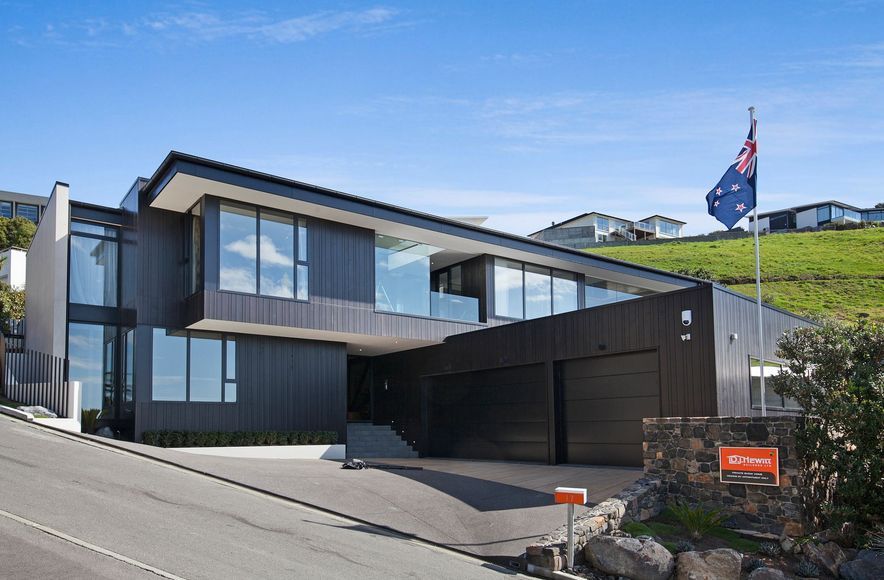 Redcliff's Home