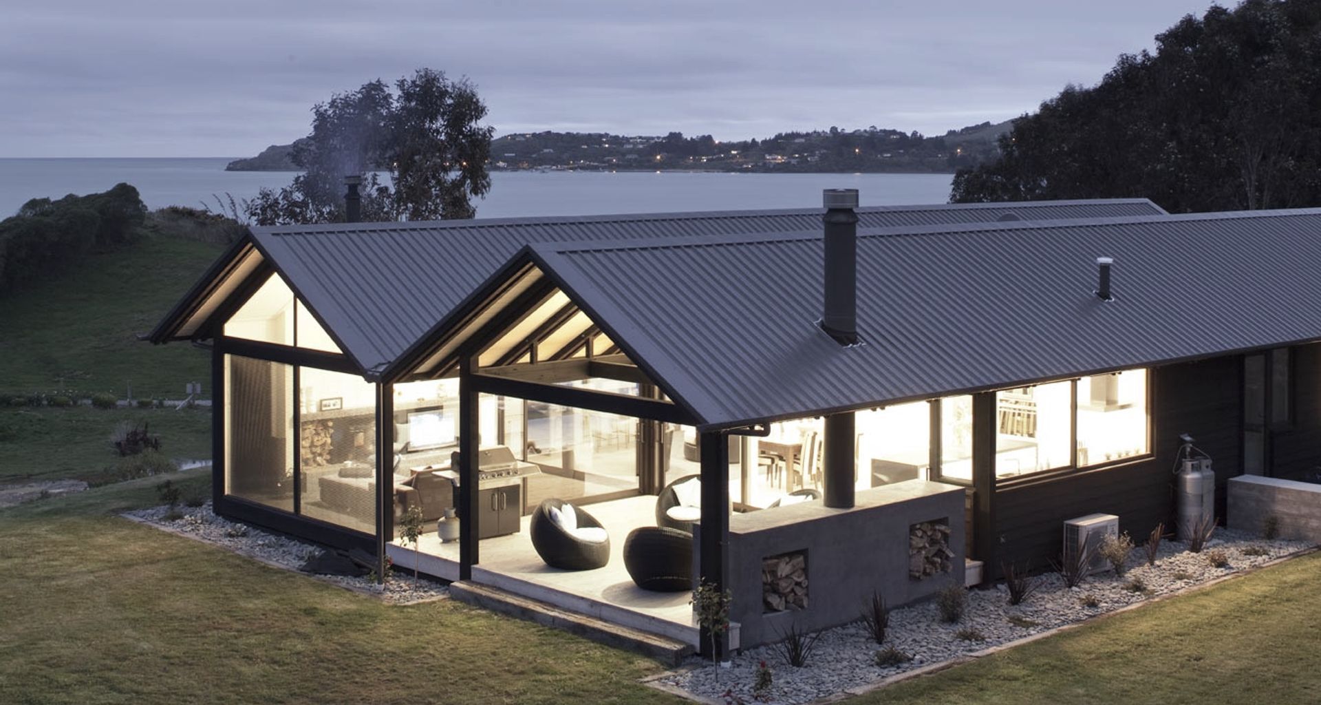 Moeraki Bach banner