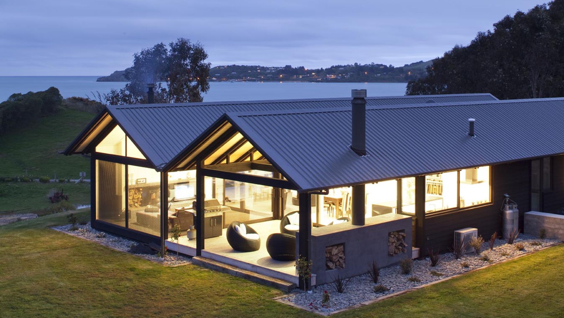 Moeraki Bach banner