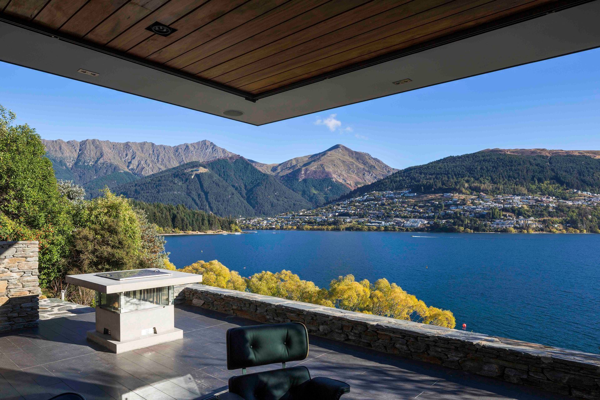 The Oliver House, Kelvin Heights, Queenstown