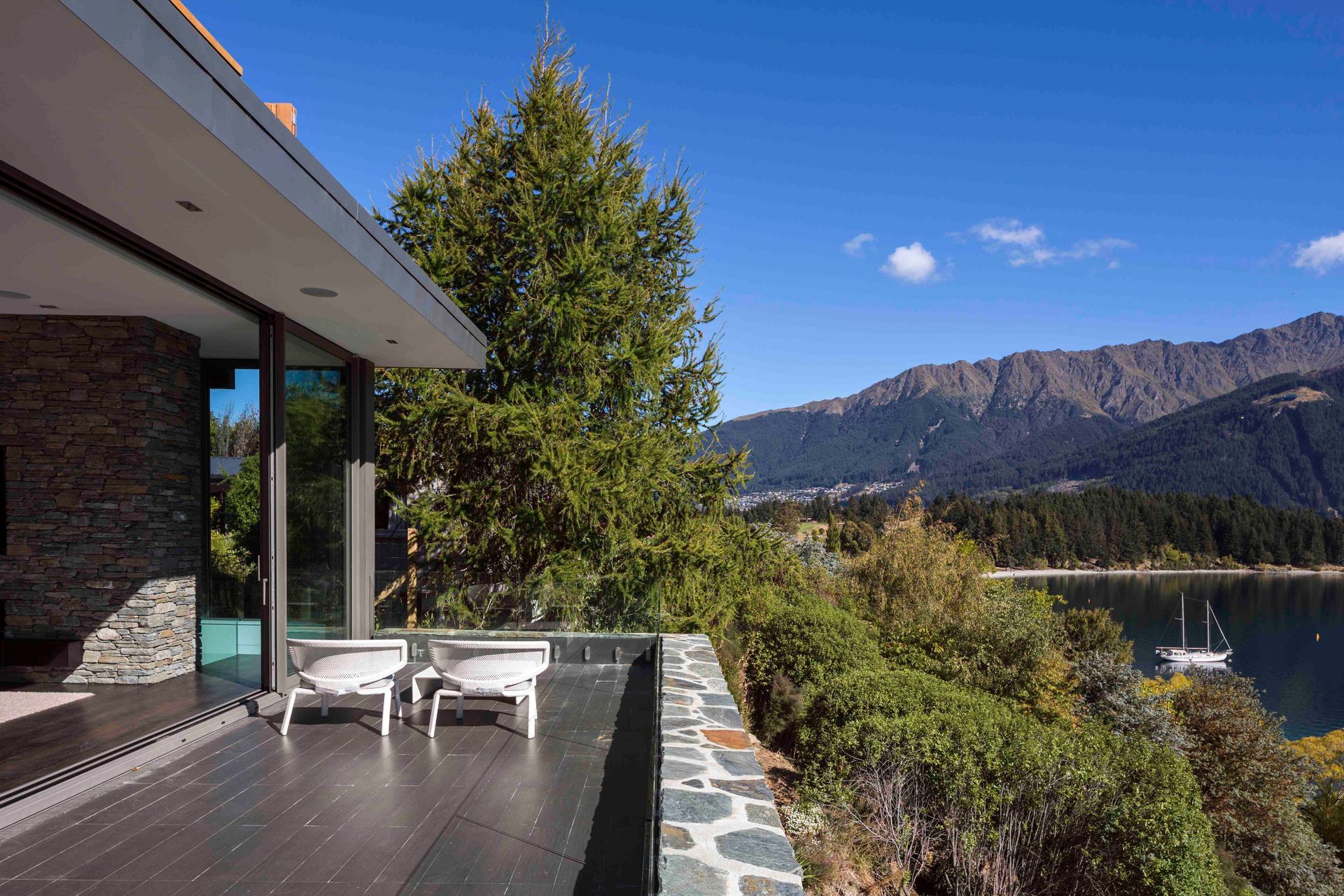 The Oliver House, Kelvin Heights, Queenstown