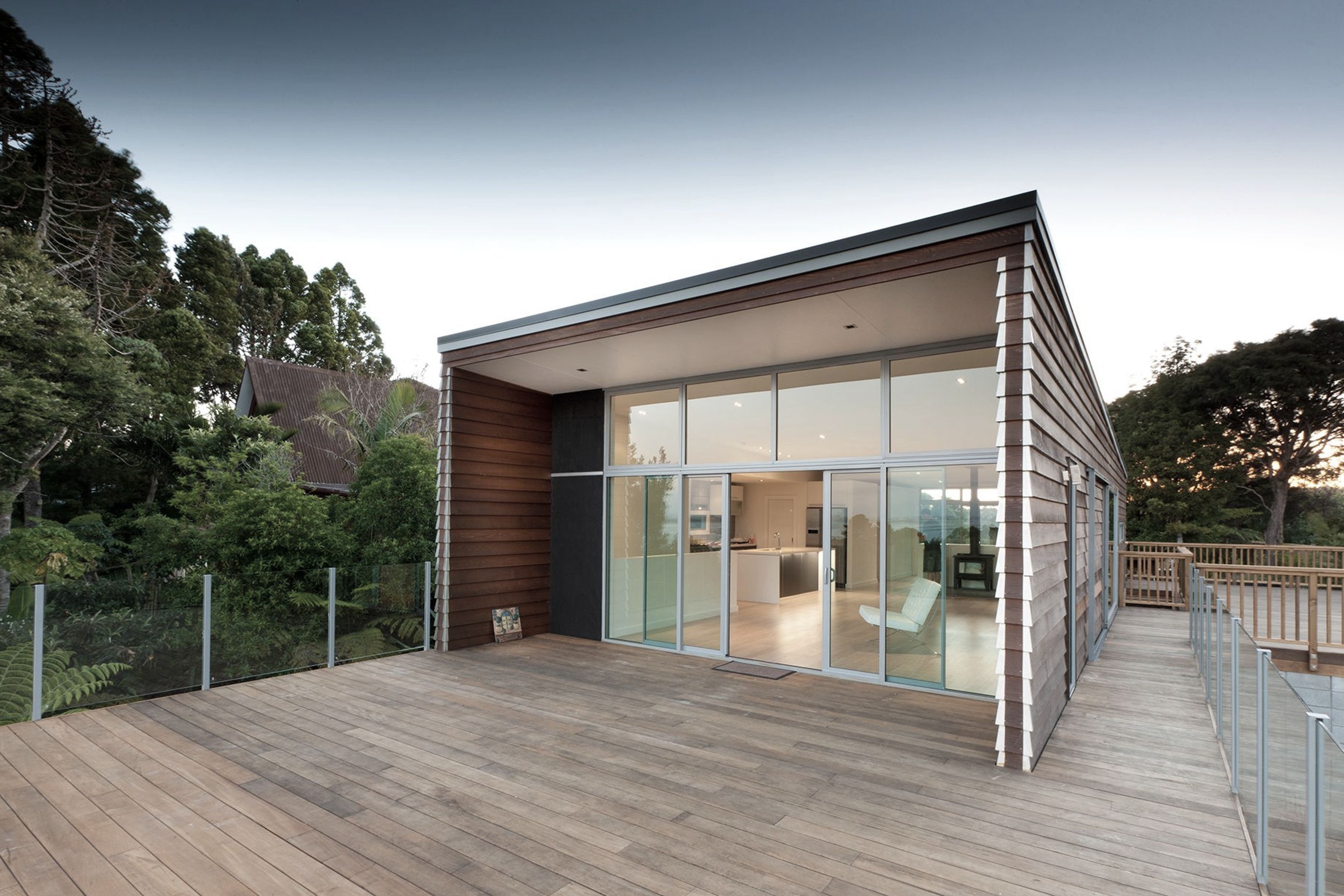 THE RIDGE HOUSE