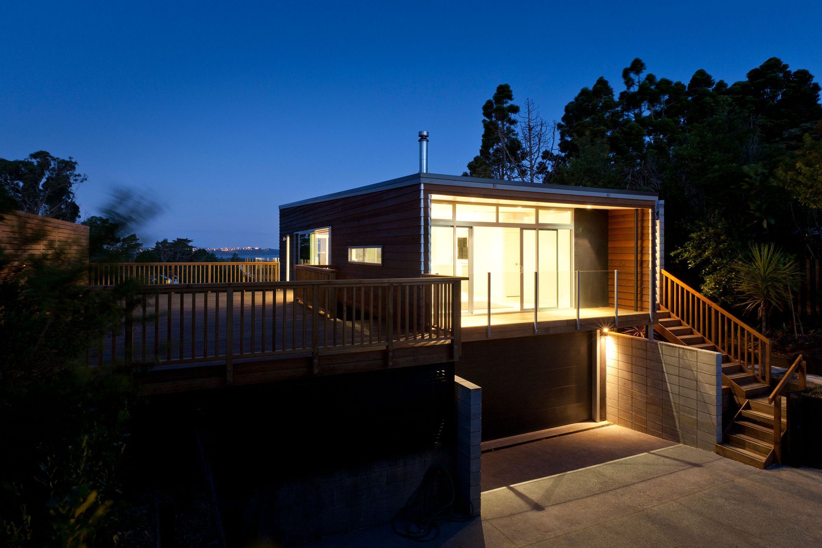 THE RIDGE HOUSE