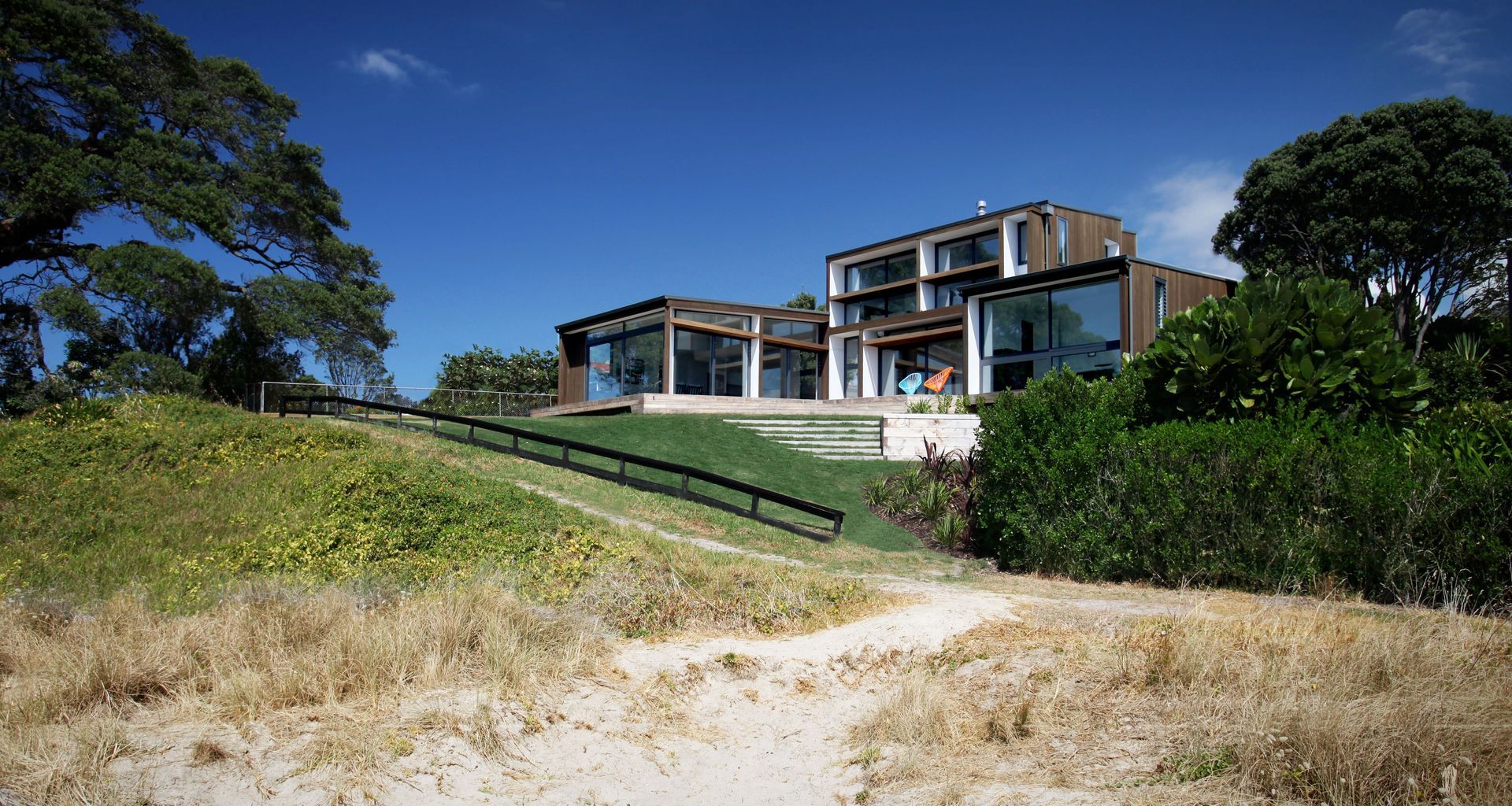 Hahei Beach house banner