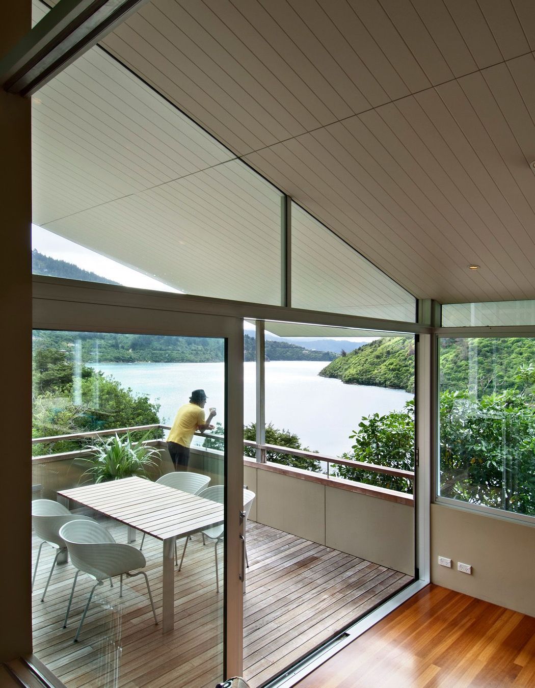 Apple Bay House
