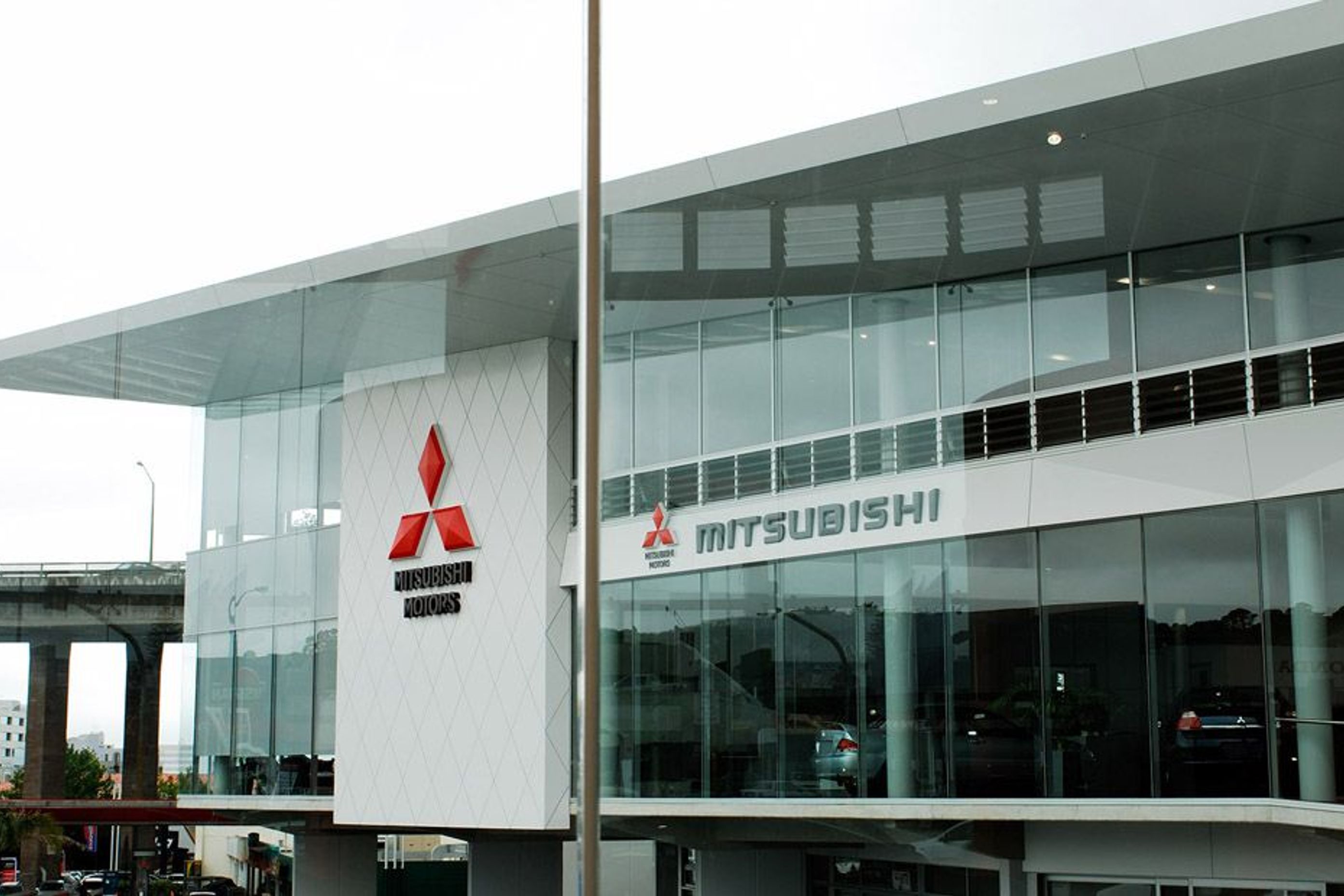 Mitsubishi Motors Car Dealership - Newmarket
