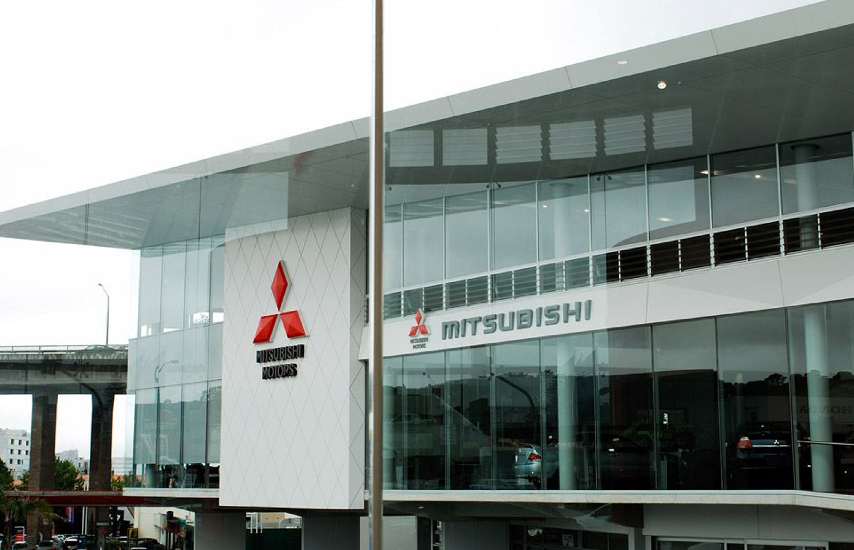 Mitsubishi Motors Car Dealership - Newmarket