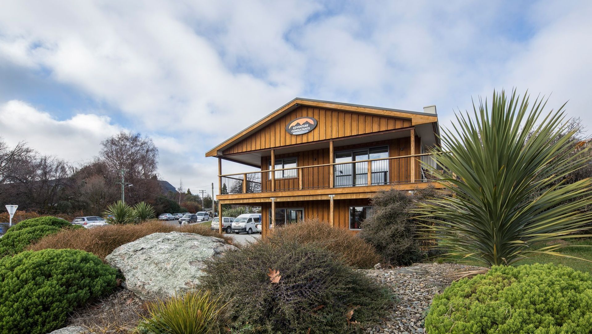 Mountaineering Headquarters banner