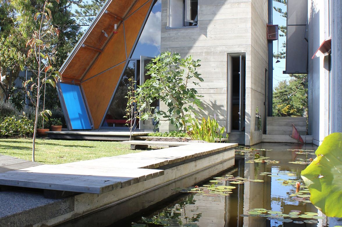 Narrow Neck House