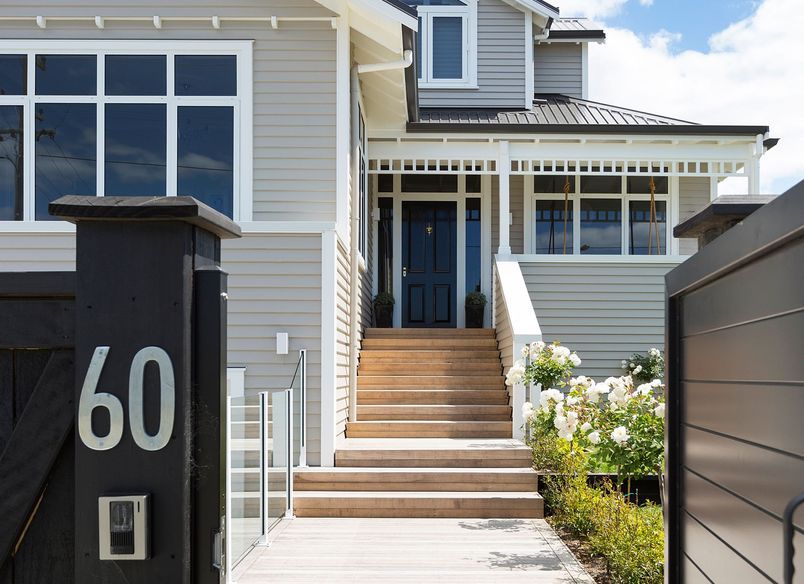 Omanu Beach House