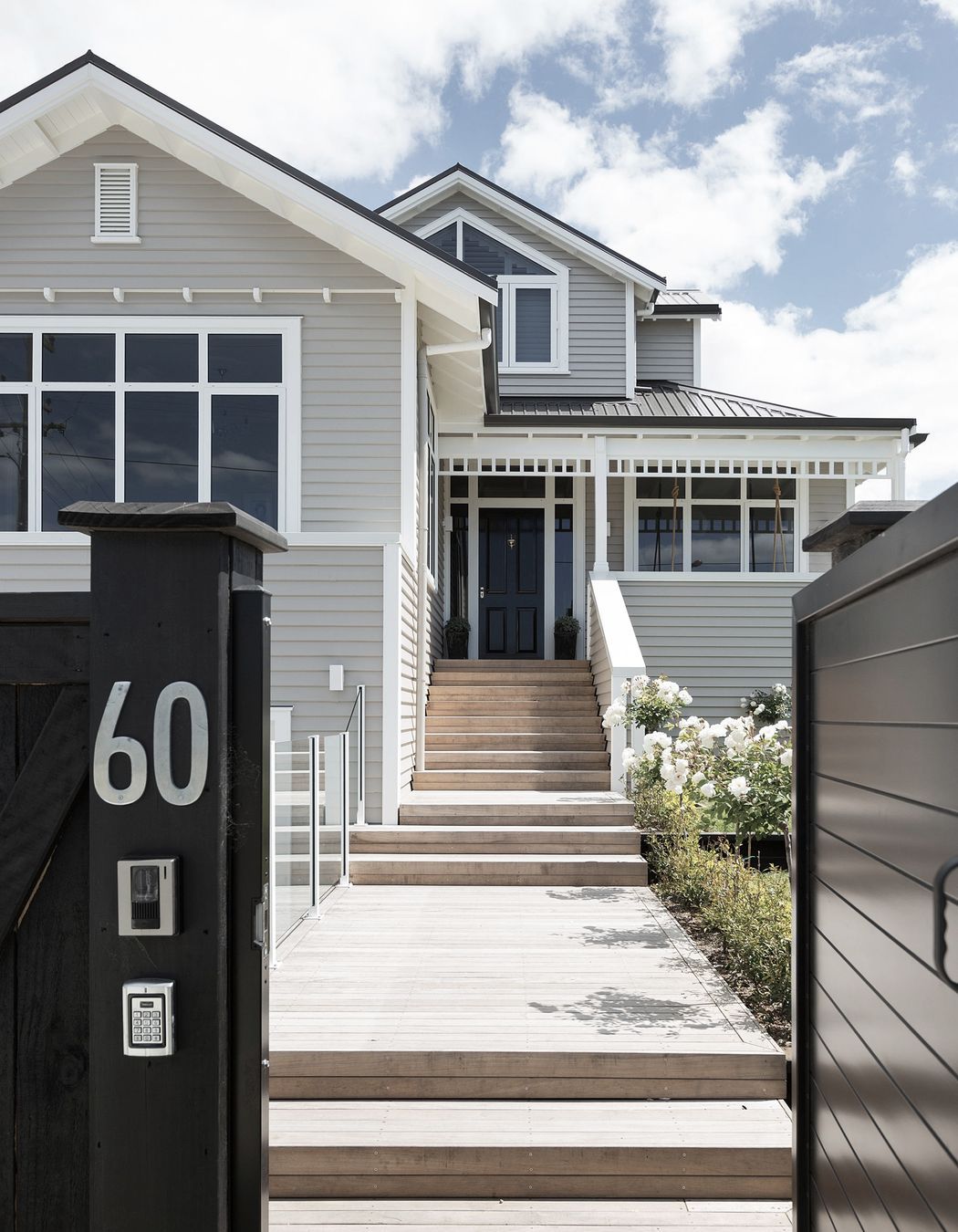 Omanu Beach House