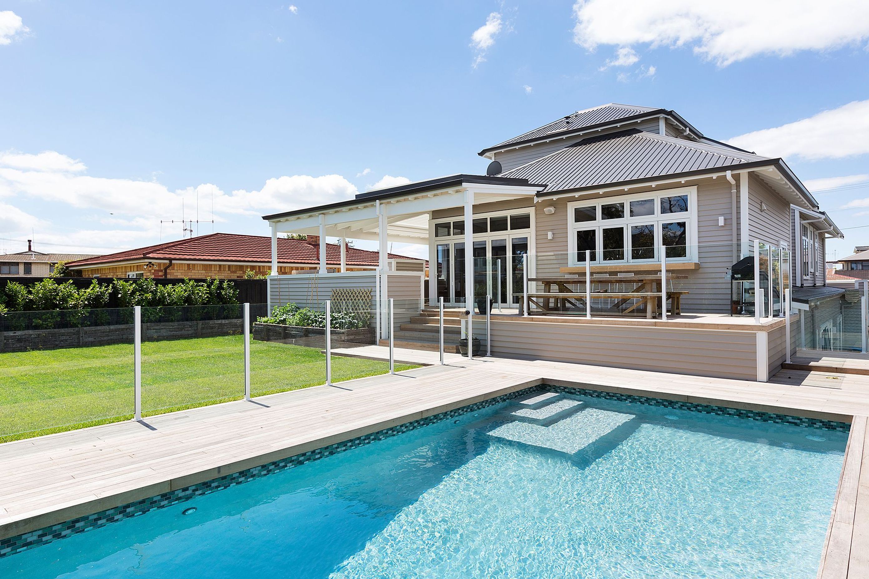 Omanu Beach House
