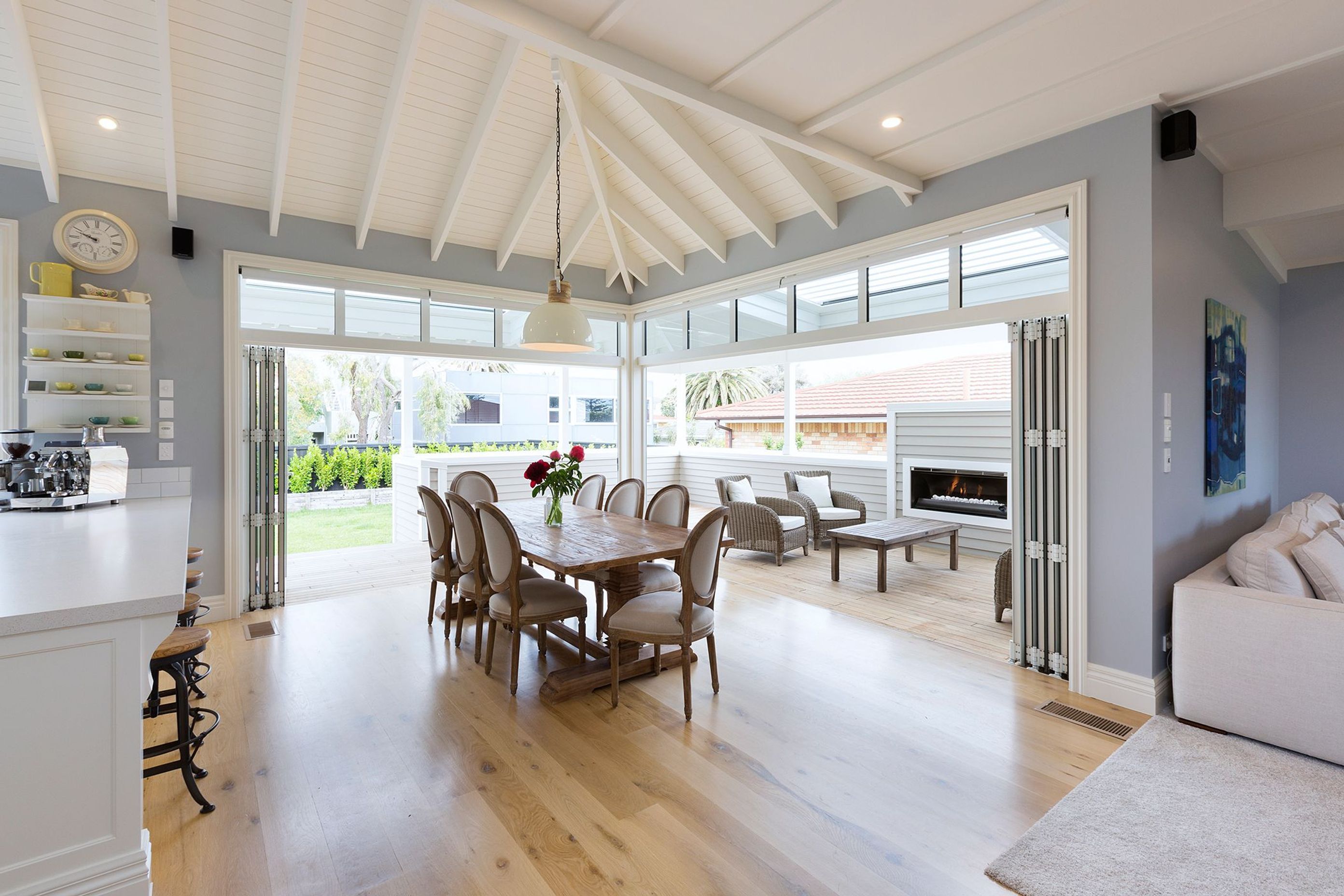 Omanu Beach House