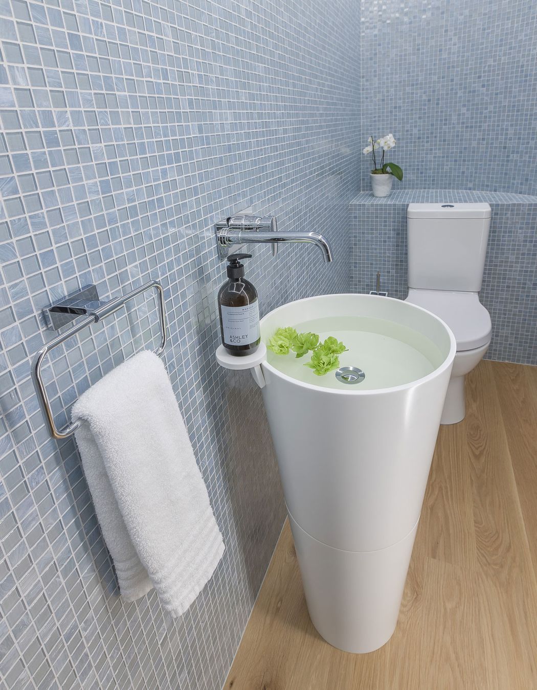 Onetangi Beach Bathroom