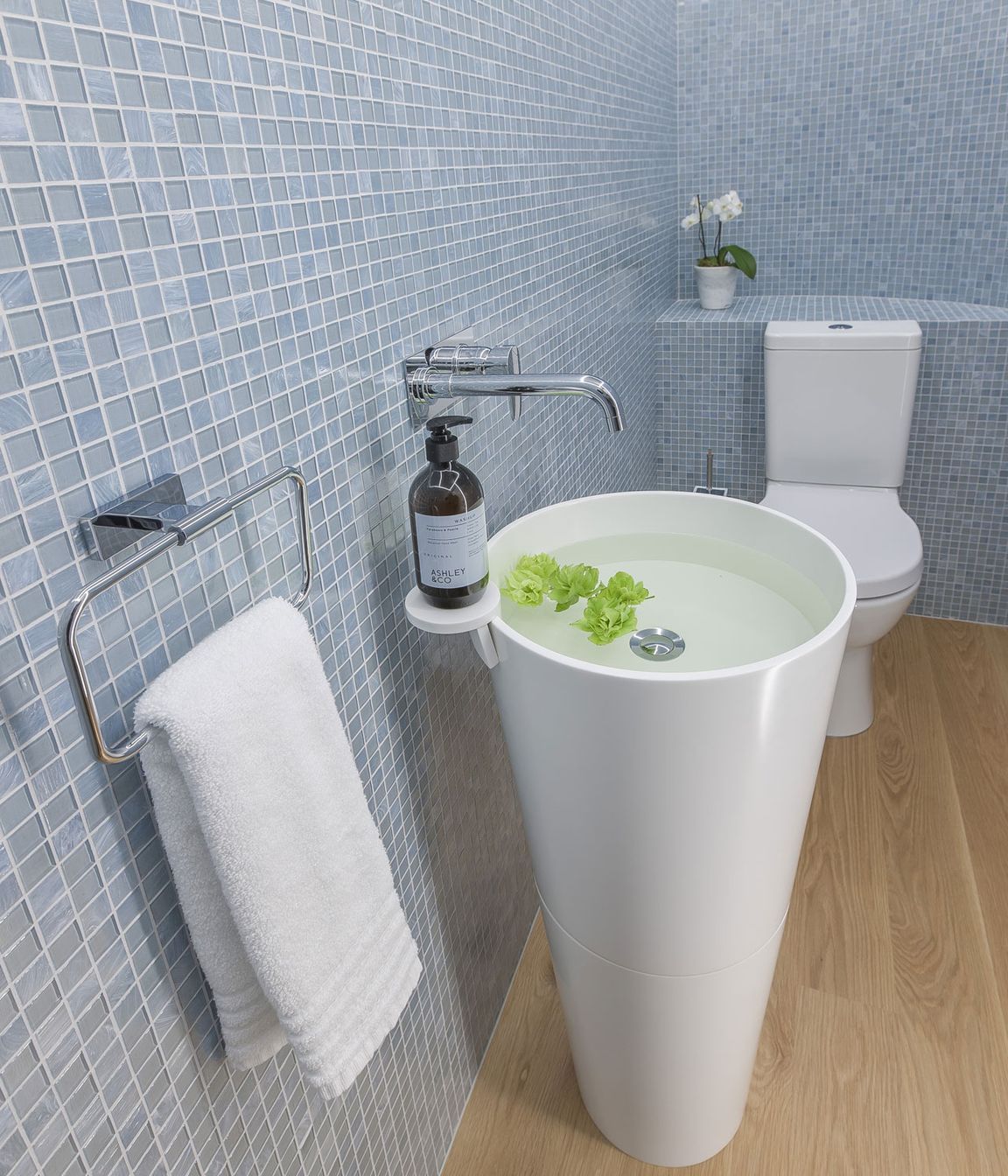 Onetangi Beach Bathroom