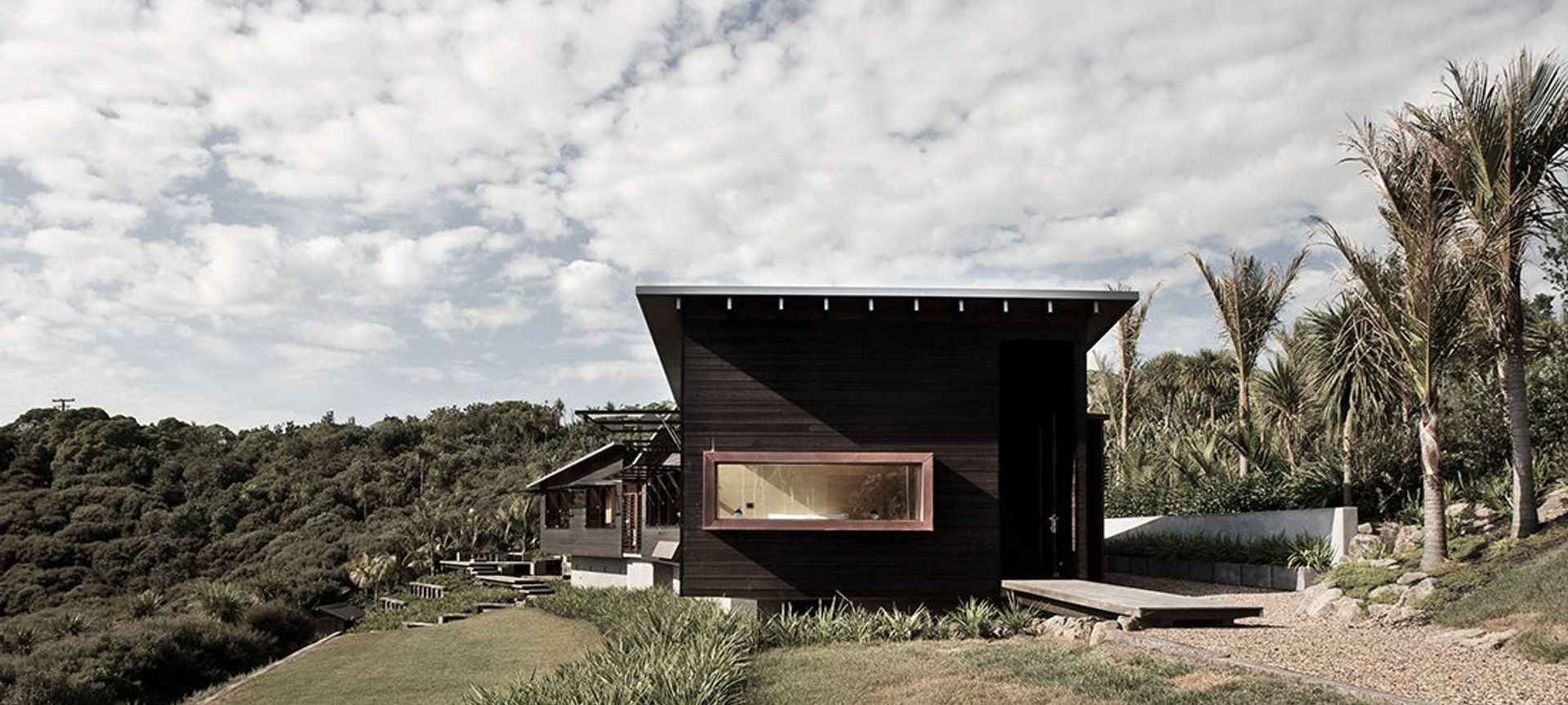 Owhanake Bay House banner