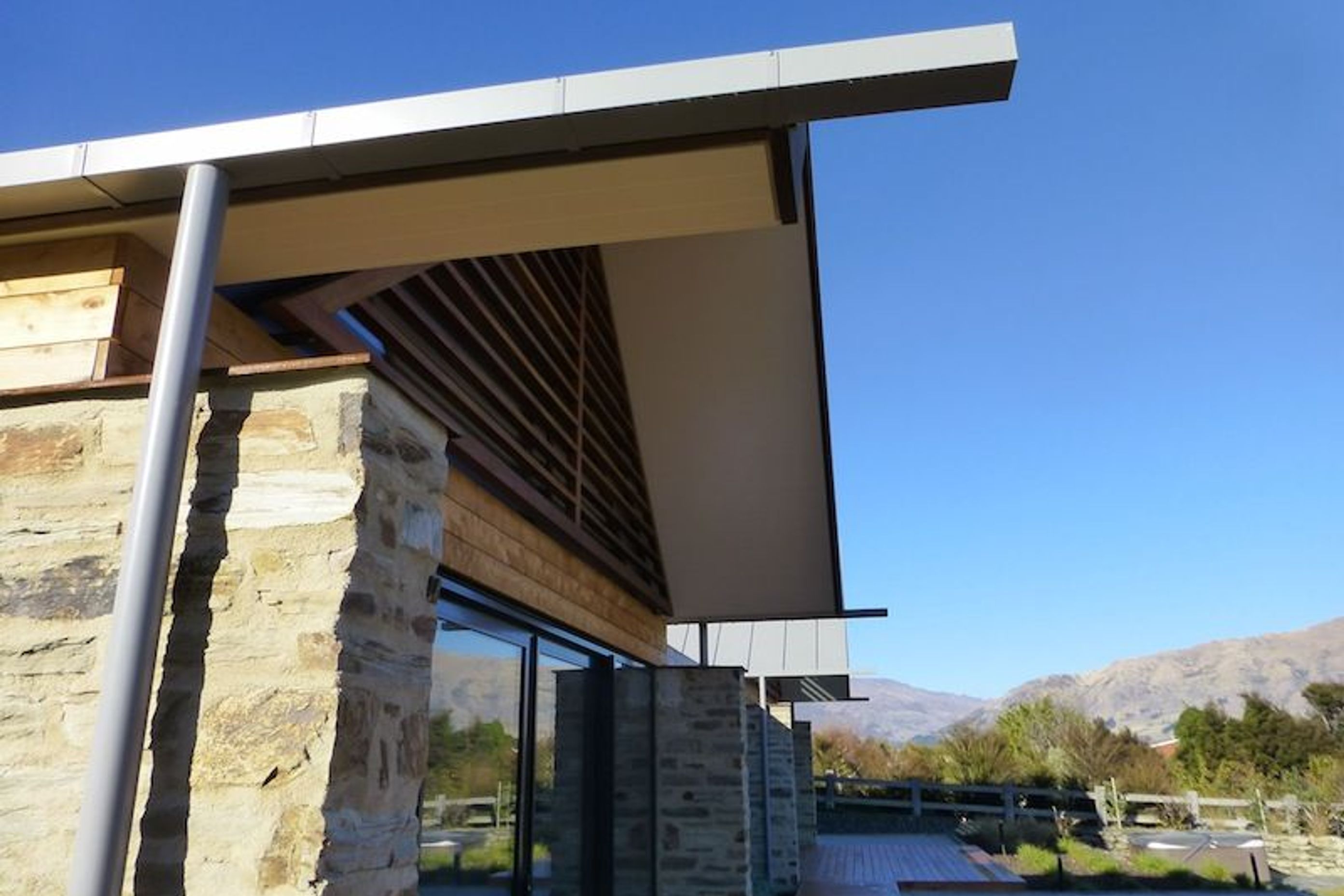 PENINSULA BAY HOUSE