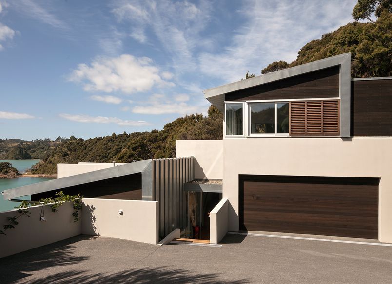 Pomare Bay House