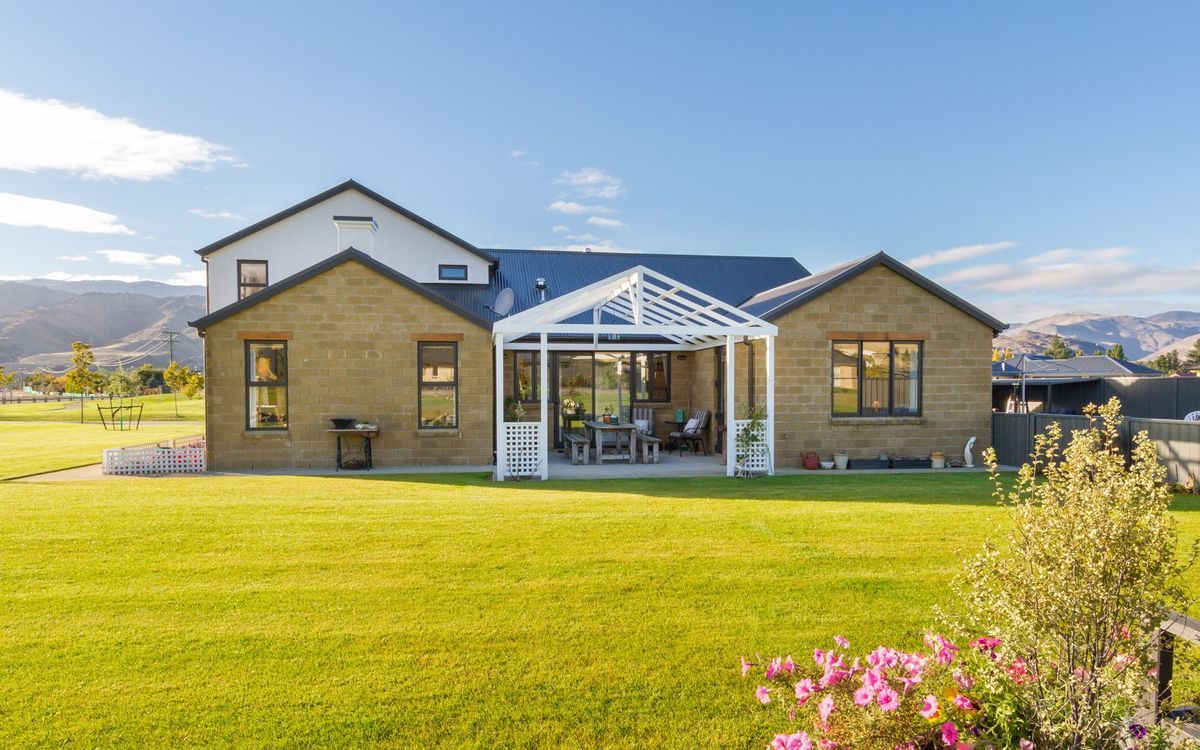 Keith Mackenzie Builder banner