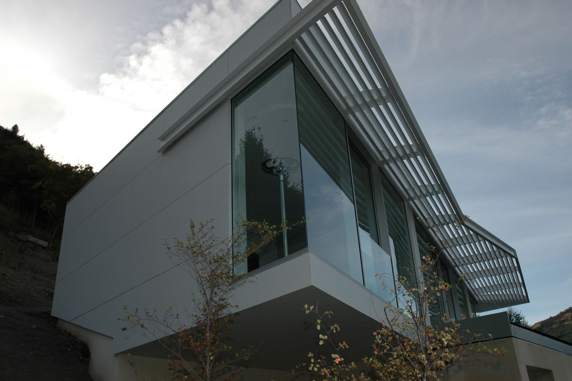 Shotover River House