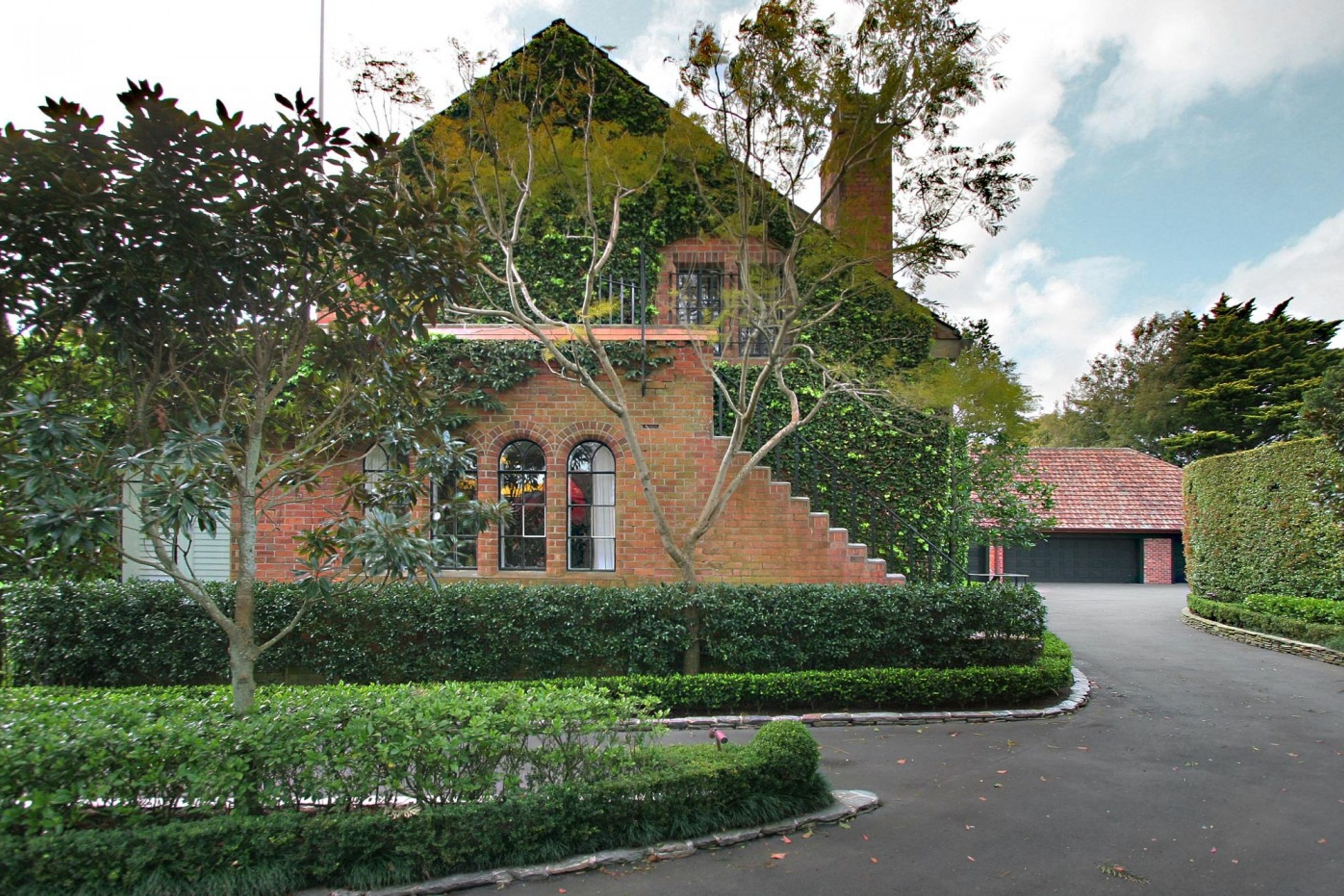 Godden Crescent House