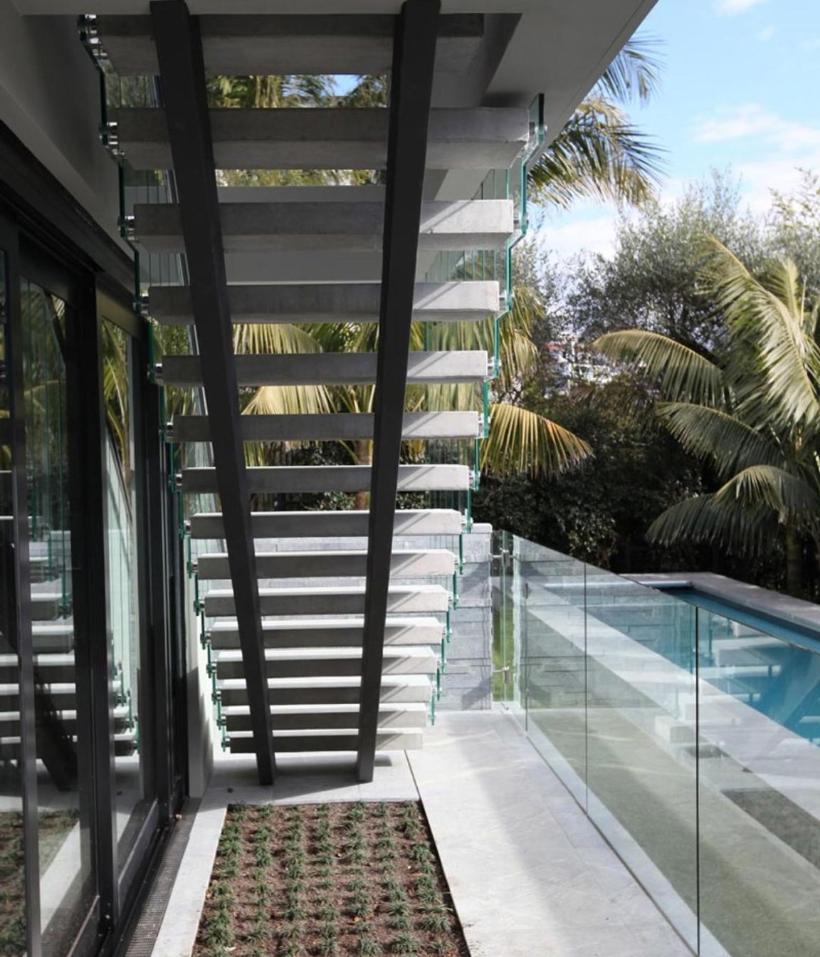 Horizontal House