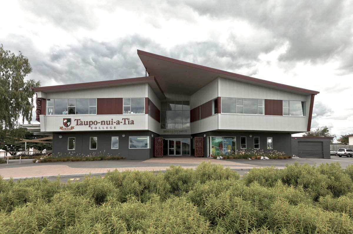 Taupo-nui-a-Tia College