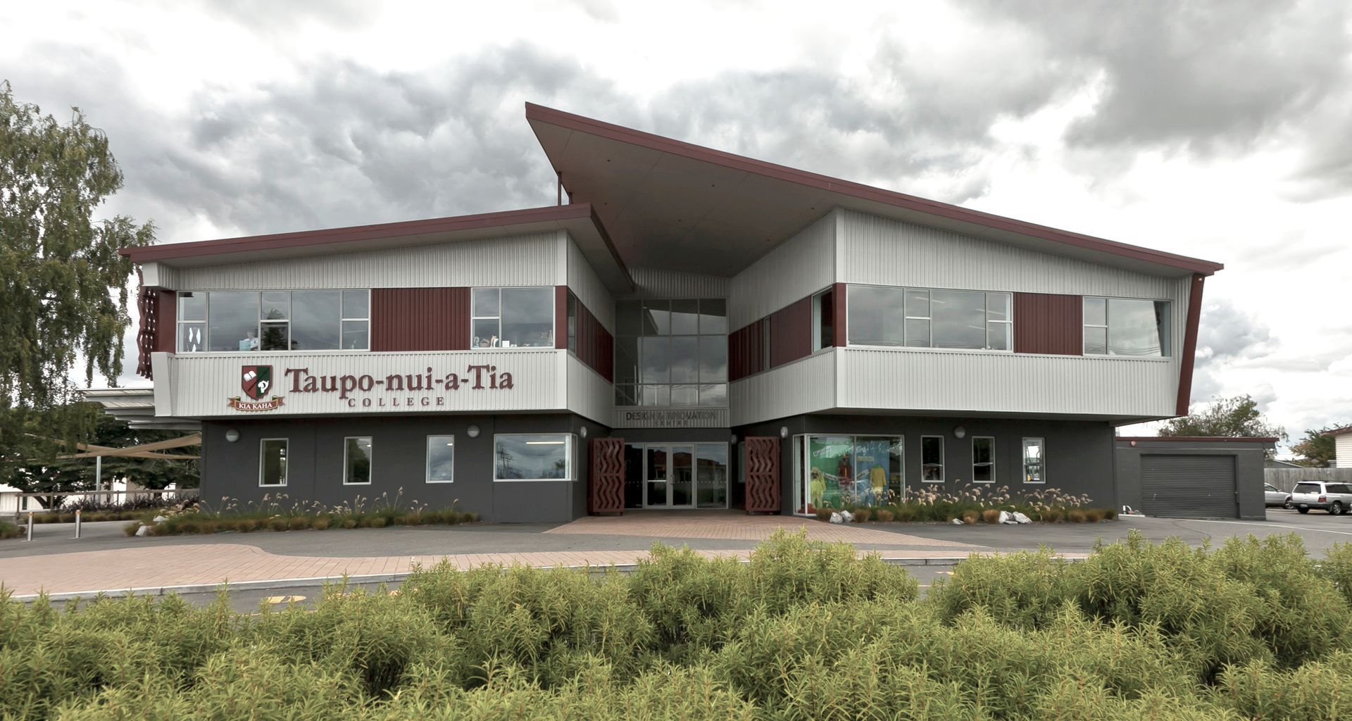 Taupo-nui-a-Tia College banner