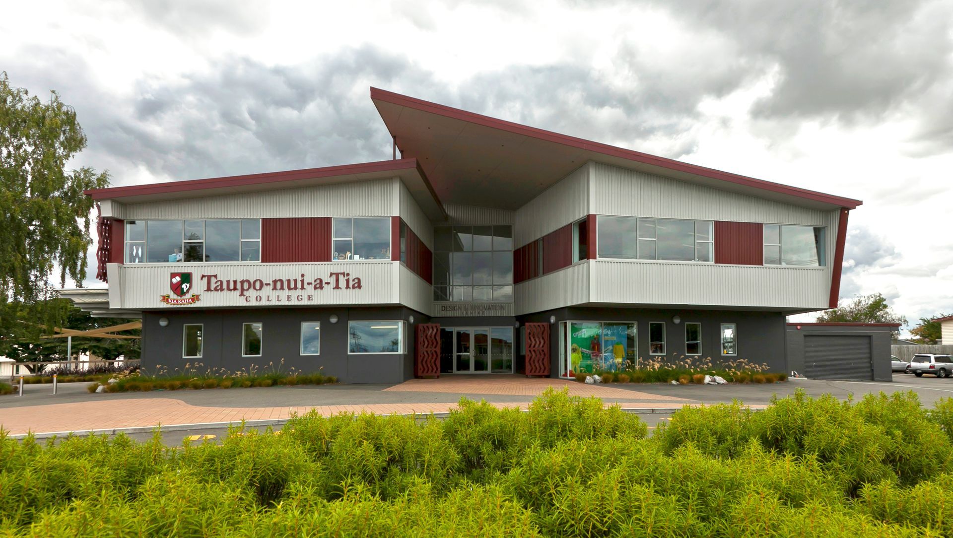 Taupo-nui-a-Tia College banner