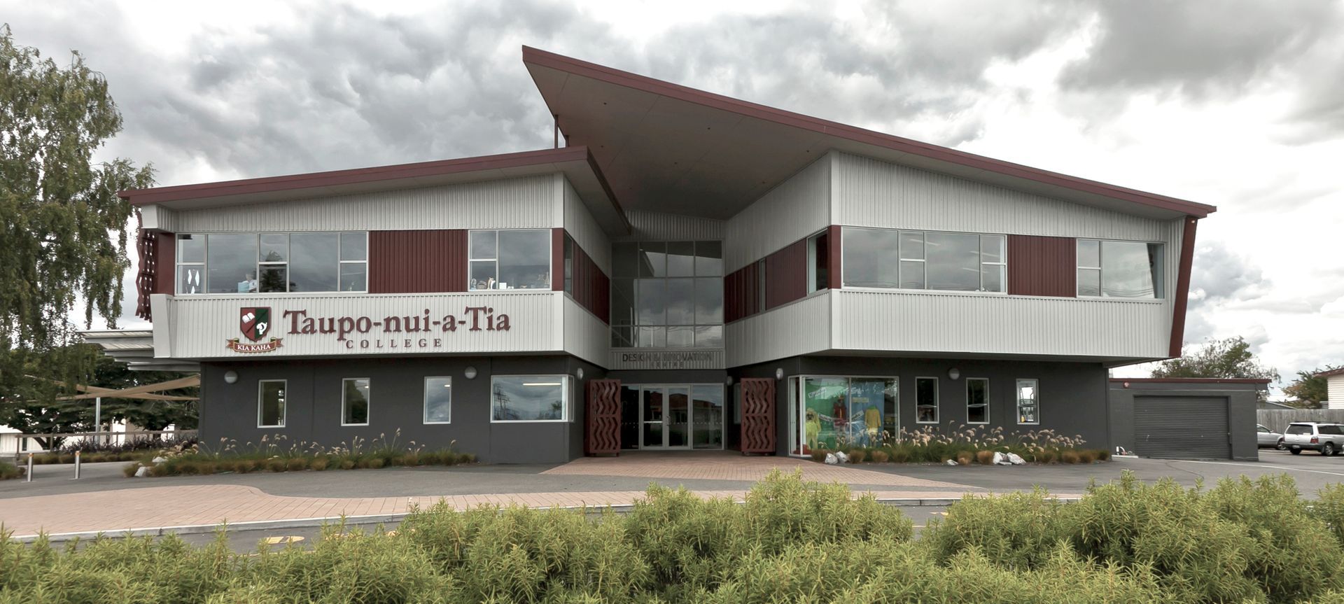 Taupo-nui-a-Tia College banner
