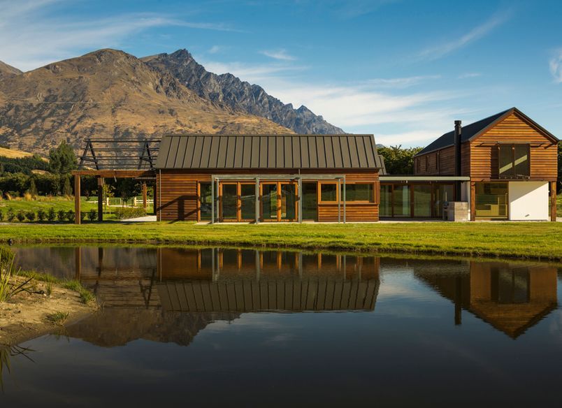 Hawthorn "Contemporary Farm" House