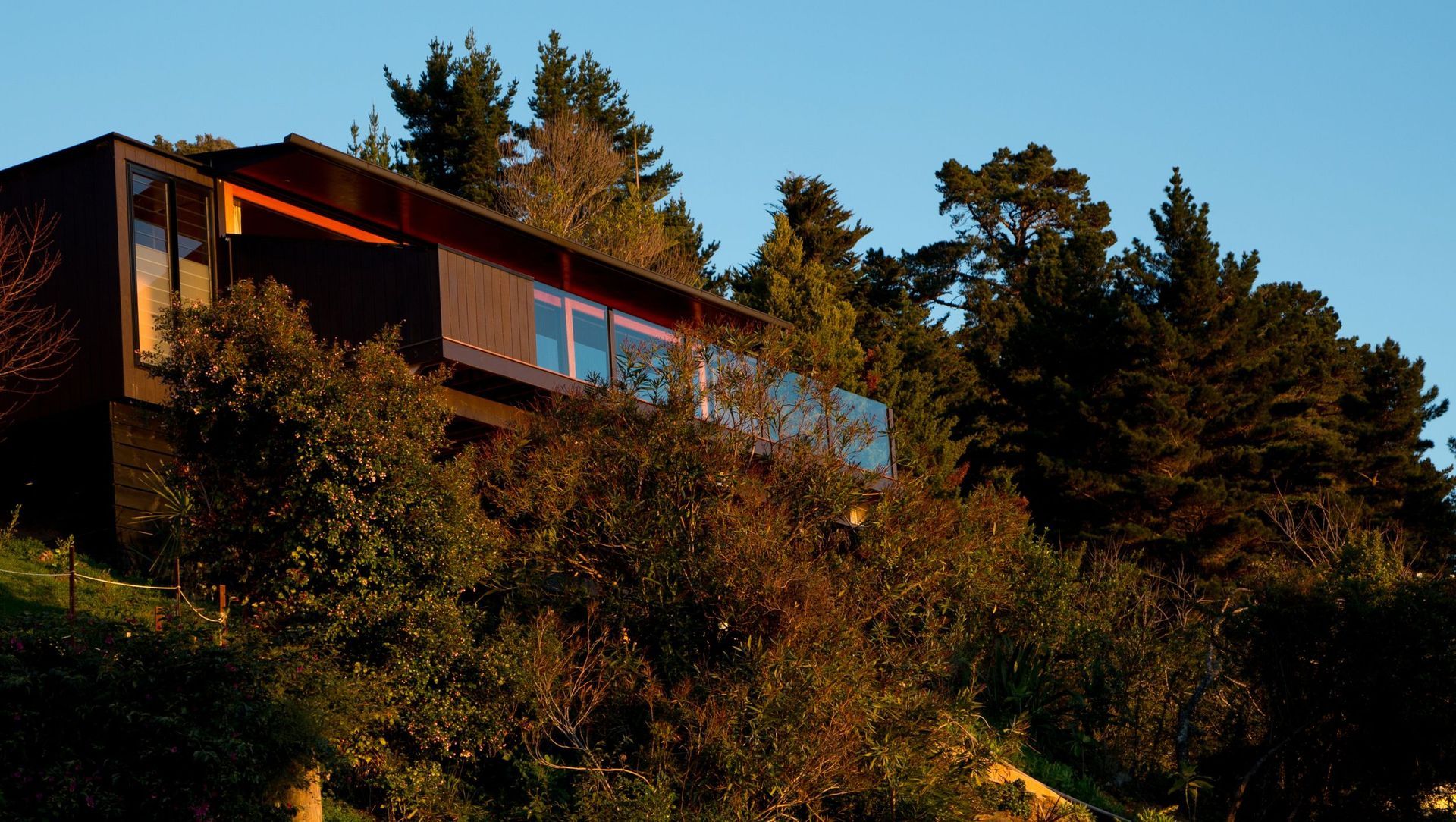Coastal Retreat - Thornton Bay banner