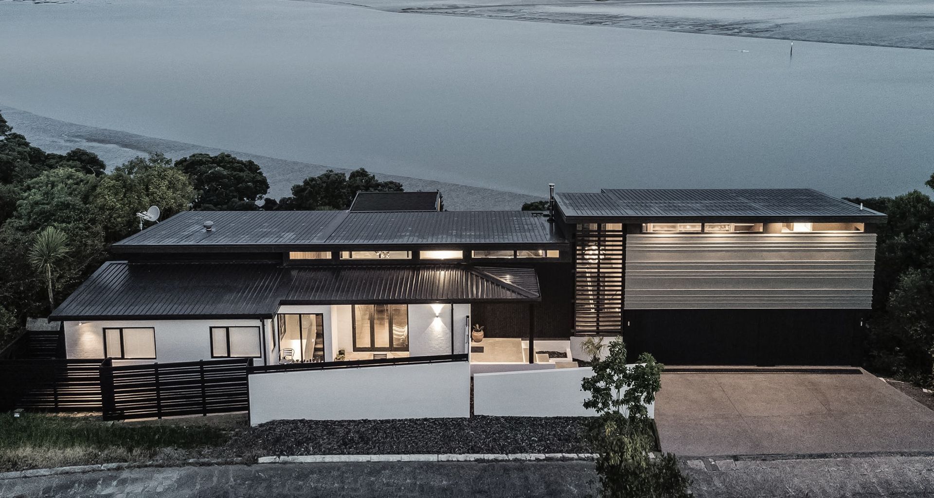 Grannys Bay Residence banner