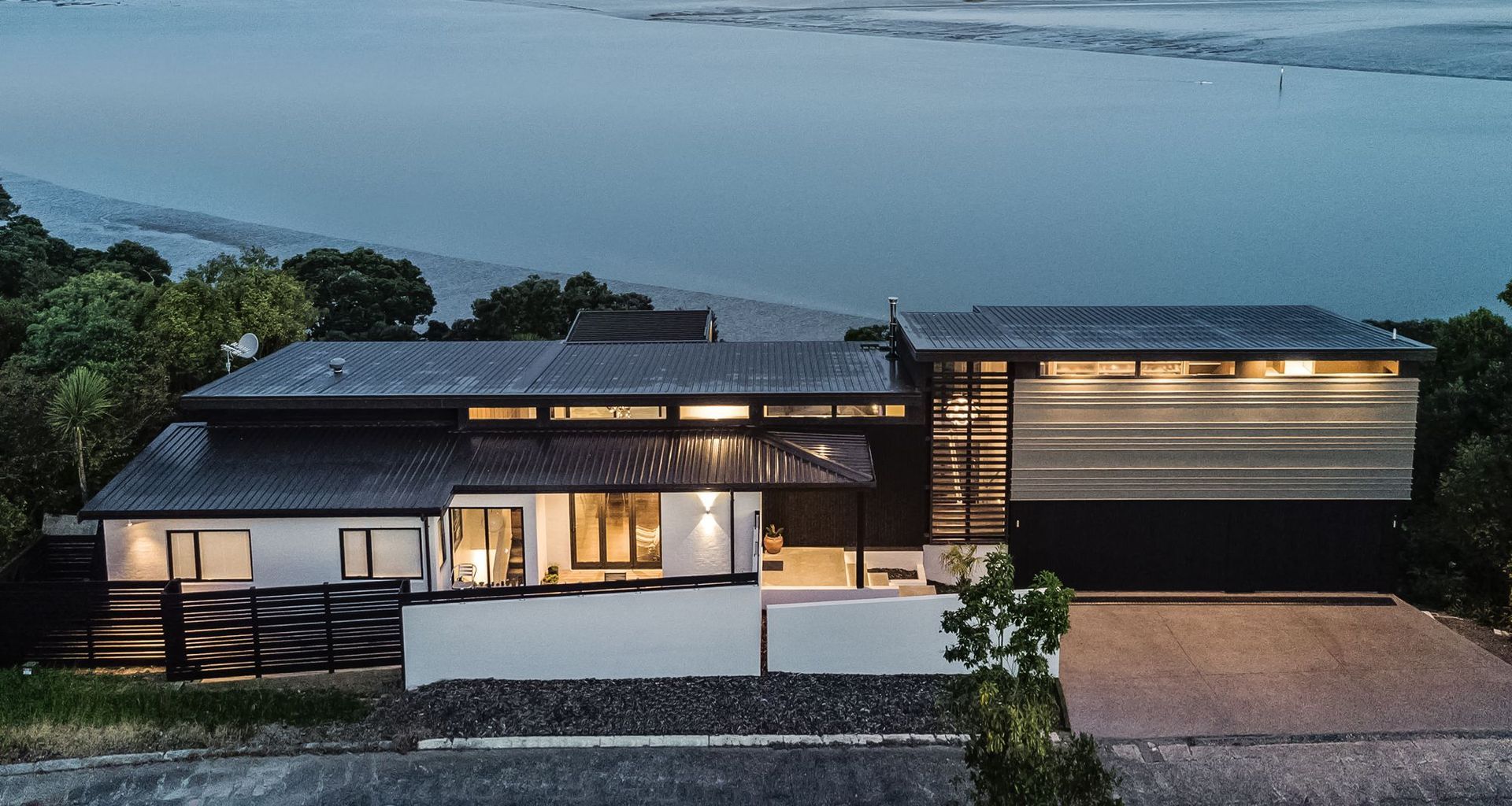 Grannys Bay Residence banner