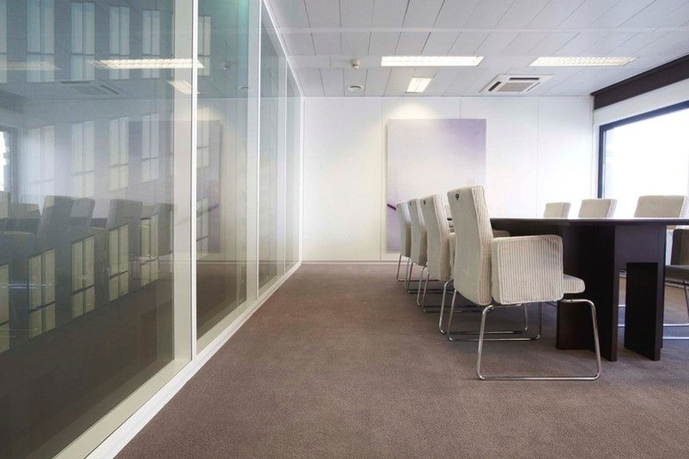 Cambridge& Cut Pile Carpet Tiles by modulyss