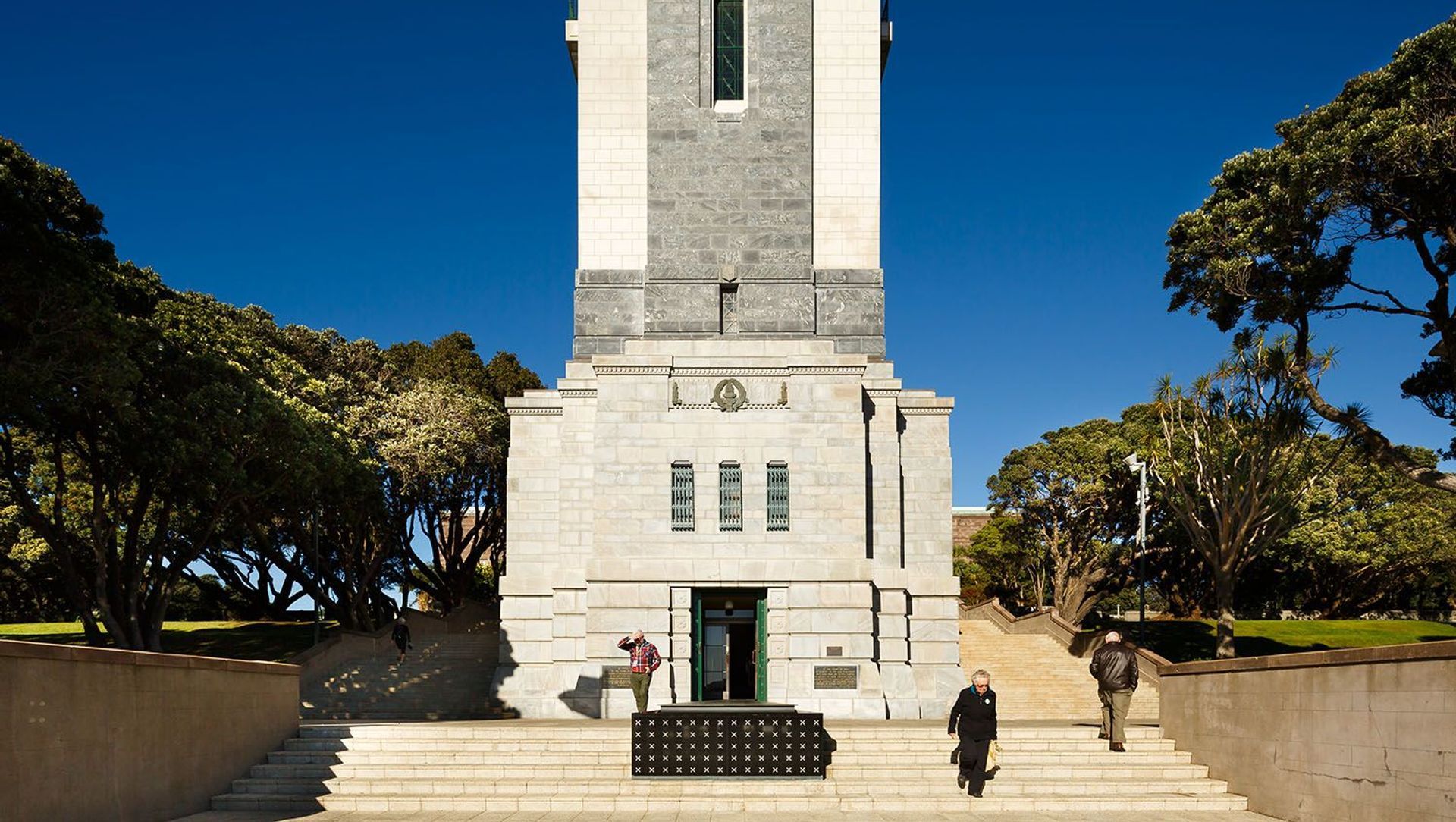Carillon, Hall of Memories and Tomb of the Unknown Warrior banner