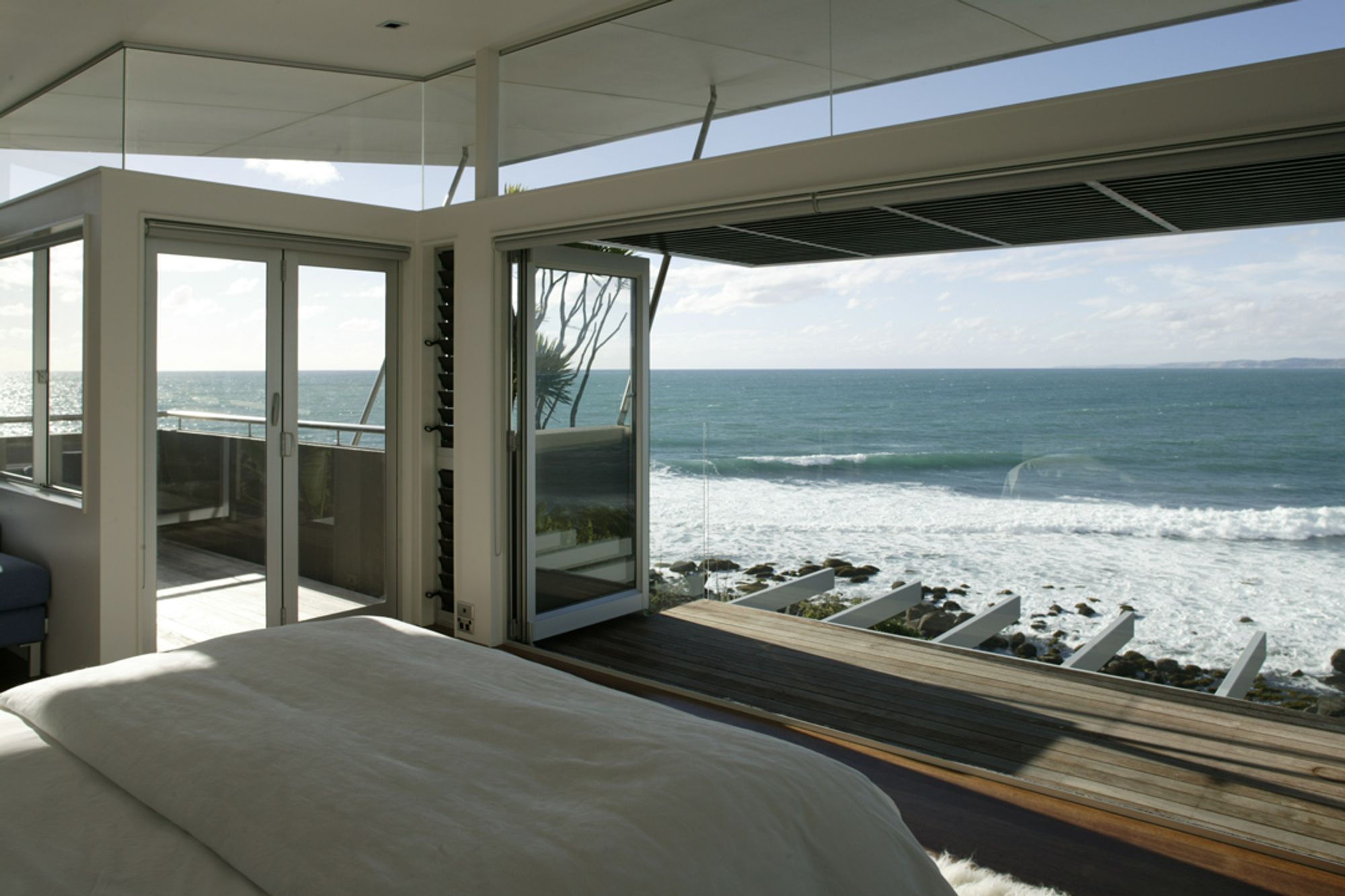 Raglan House
