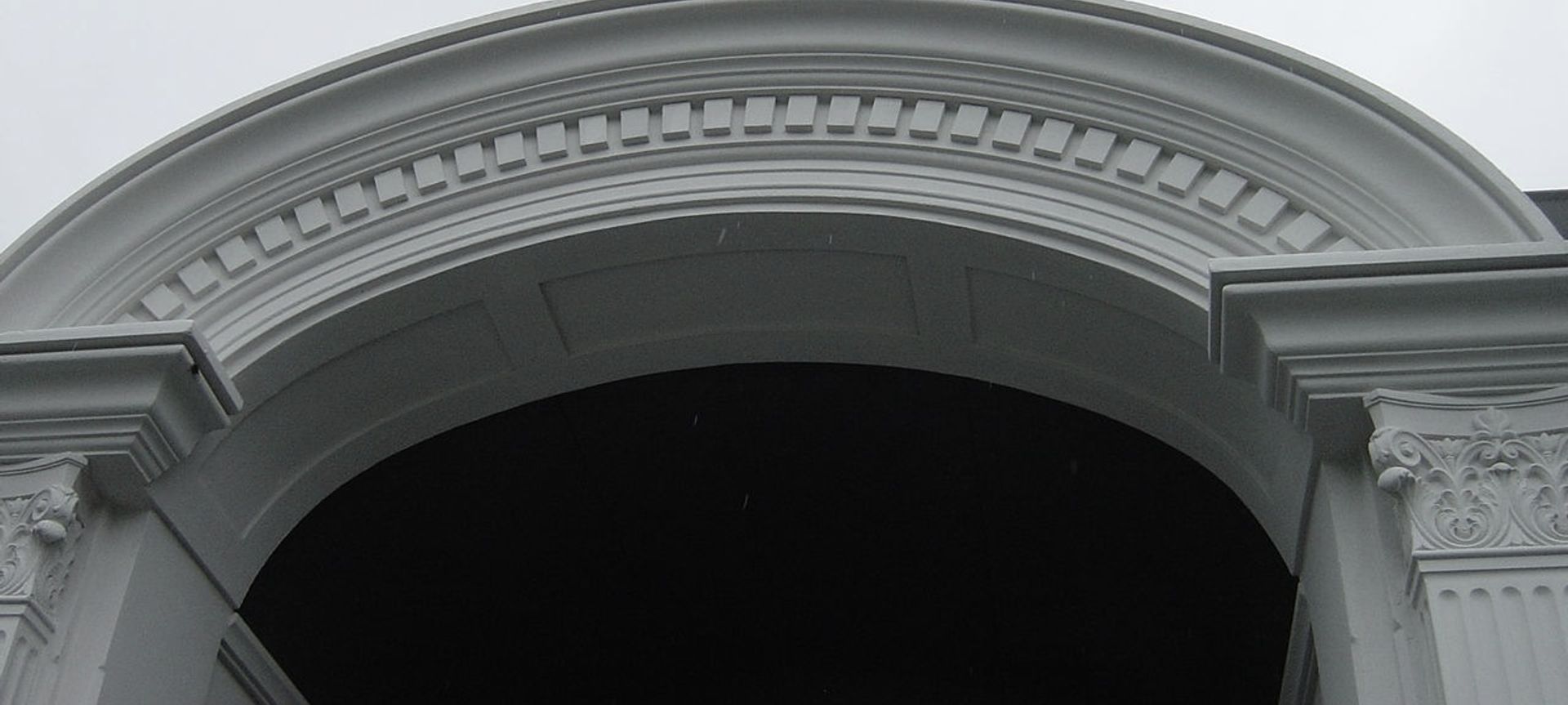 Entrance With Cornice Moulding banner