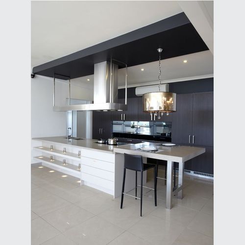 Fremont Island Rangehood by Qasair