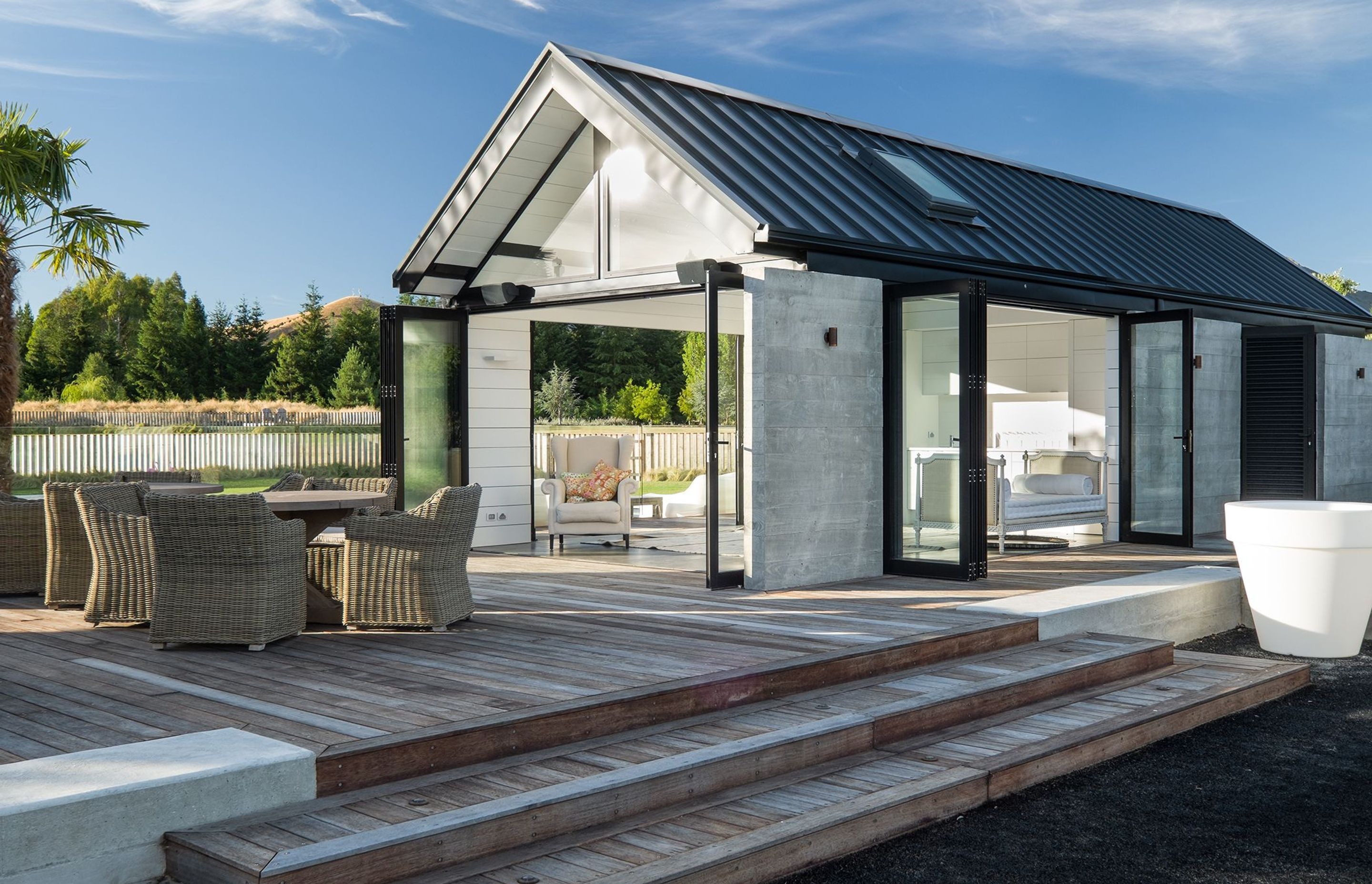 Hawea Pool Cabana