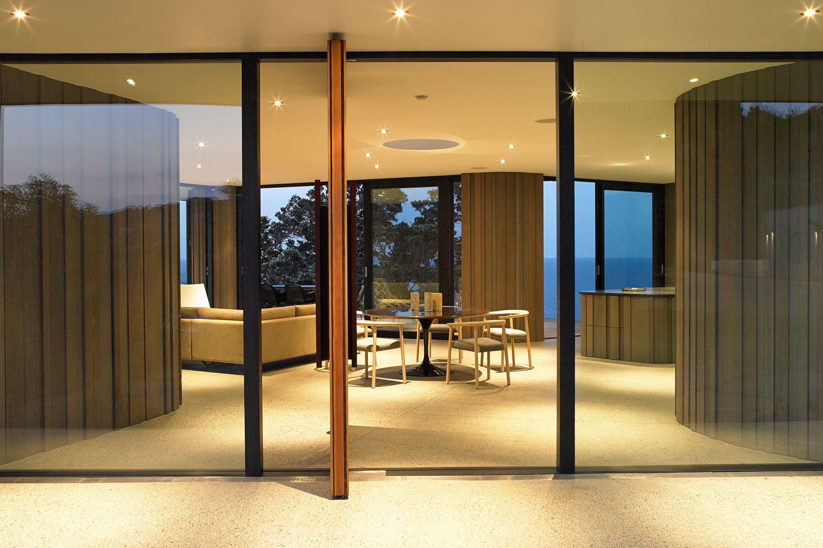 Headland House Onetangi Beach
