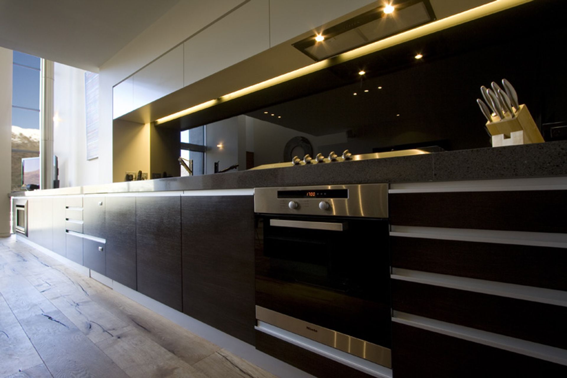 LAKESHORE SPRINGS APARTMENTS - WANAKA