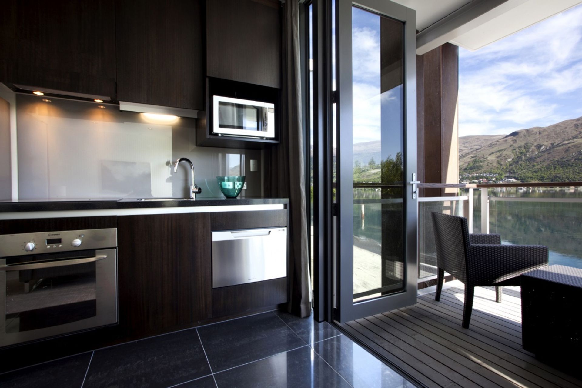 Lakeside West Apartments