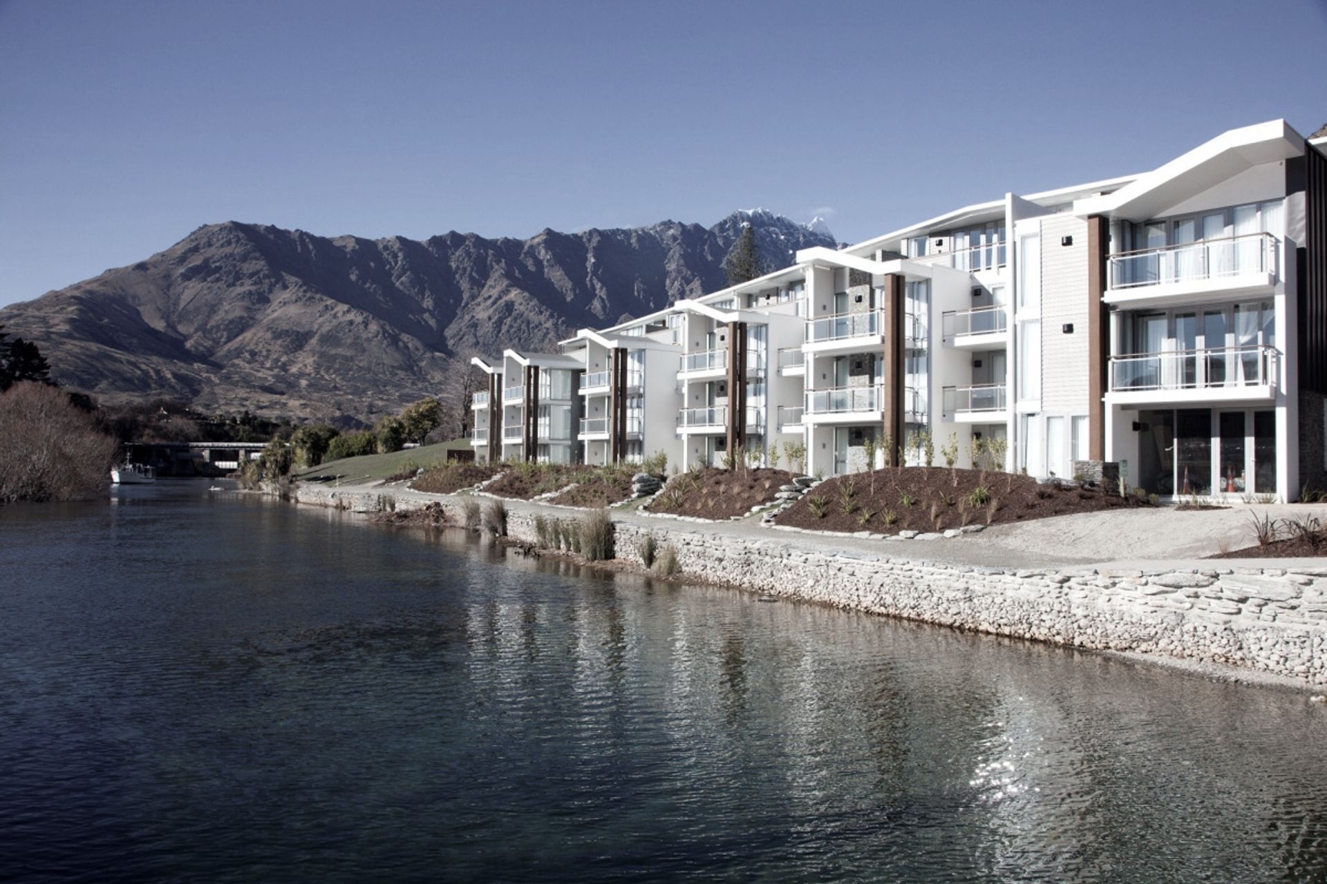 Lakeside West Apartments