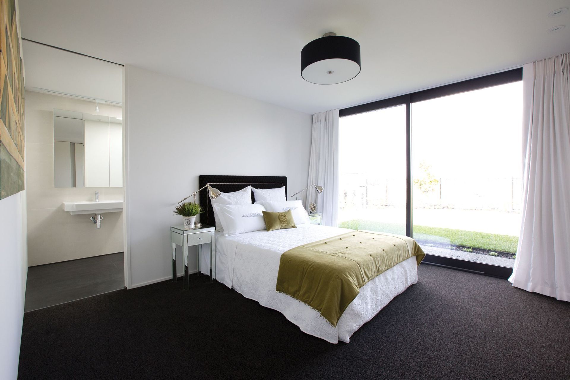 Lombardia Way, Karaka