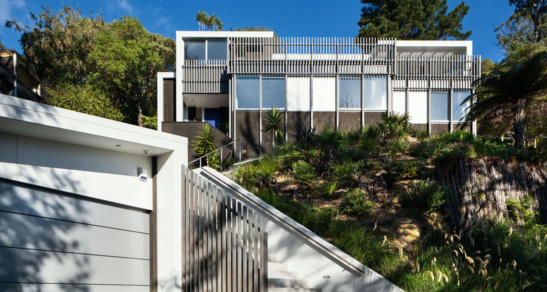 Lowry Bay House 2011 banner