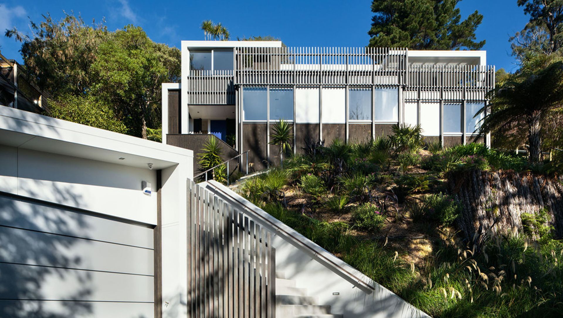 Lowry Bay House 2011 banner